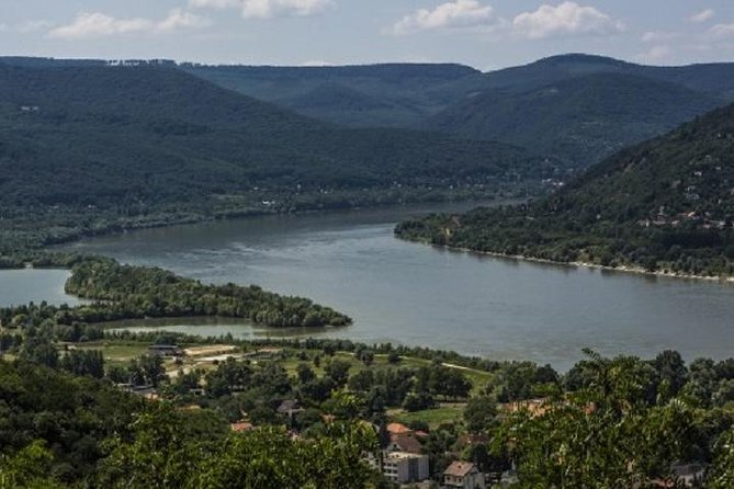 Private Szentendre & Visegrád tour - Reaching Visegrád and the Danube Bend