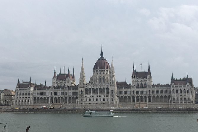 Private Tour Around Budapest - Gellért Hill and the Final City View