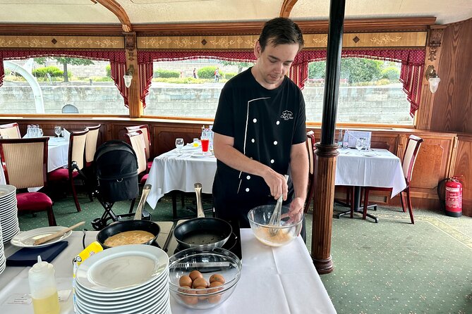 Summer Danube Brunch Cruise in Budapest - Crossing the Danube Under Budapest’s Bridges