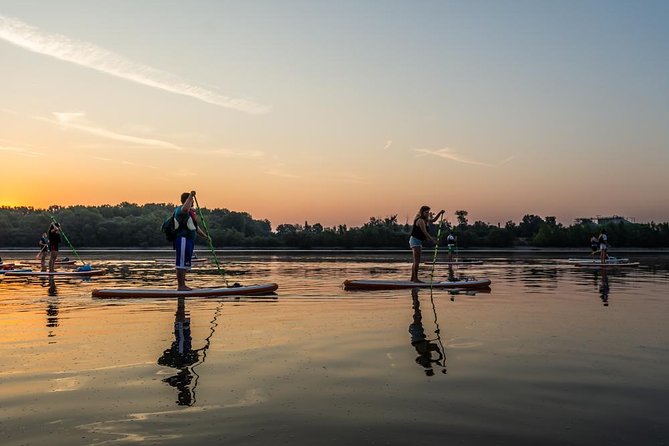 SUP Budapest: Sunset tour - Parliament and bridges from the water