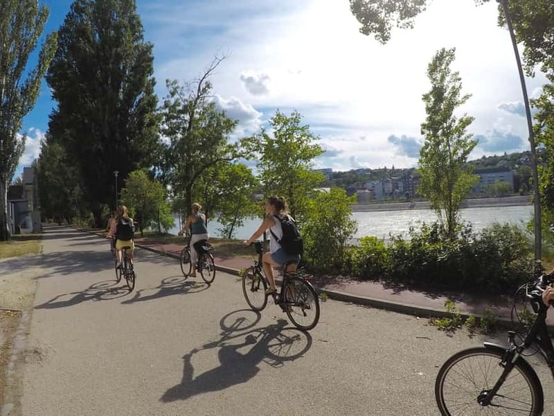 Szentendre Bike & Train Tour by Budapest Bike Breeze - Returning to Budapest by boat or train