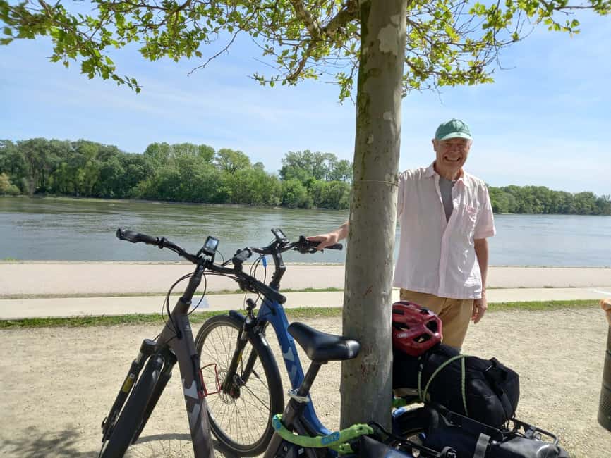 Szentendre by Bike: Self Guided Bike Rental Package! - Adding Üröm Hill if you want a view