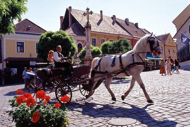 SzentEndre-SaintAndrew City Privately Shopping and Picturesque - Roman Beach and the Danube at local pace