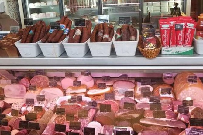 Taste Budapest - Fat Boy Foodies Walk - Why the guide matters on this route