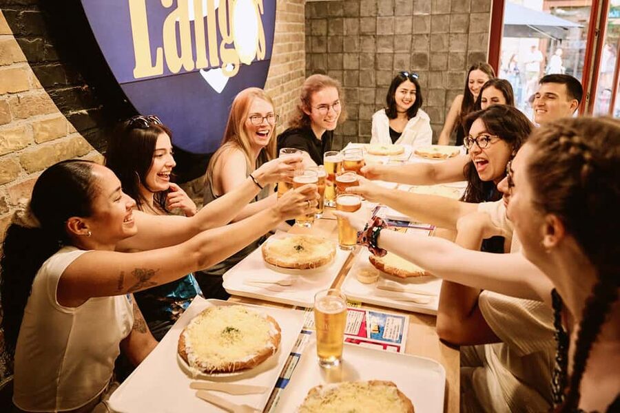 Tipsy Guided Food Tour with Drinks Included in Budapest - Starting at the synagogue in District 7