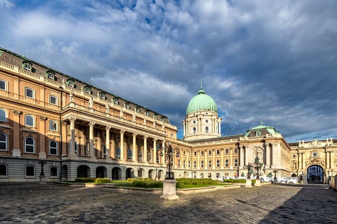 Walking tour in the Buda Castle incl. Fisherman's Bastion - Guide quality and group atmosphere