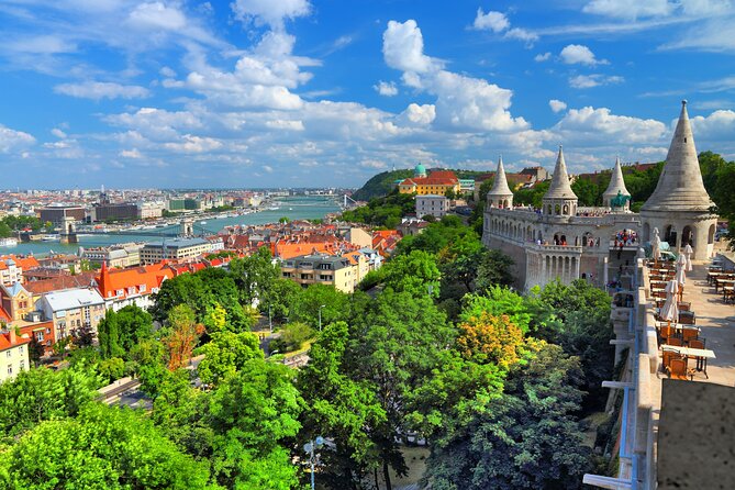 Welcome to Budapest 3 hrs Must See Private Tour by car - Why a private car works well in Budapest
